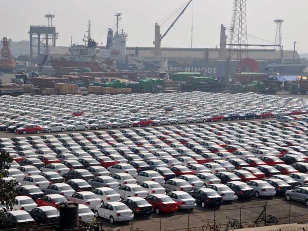 ಮುಂಬೈ ಬಂದರಿನಿಂದ ದಿನವೊಂದರಲ್ಲೇ ದಾಖಲೆಯ 6316 ಕಾರುಗಳ ರಫ್ತು!