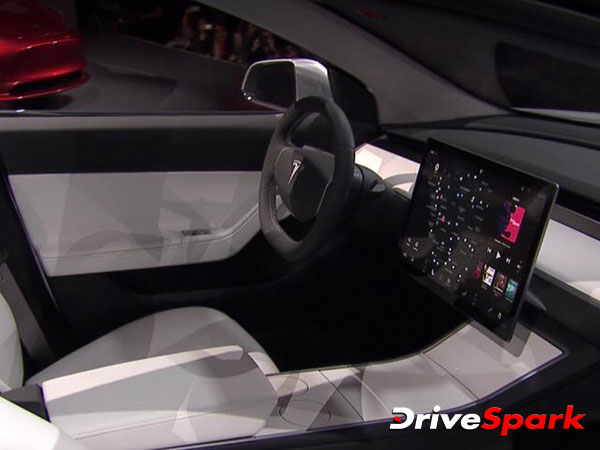 ಹೋಟೆಲ್ ವೆಚ್ಚ ಹೊರೆಯಾಗುತ್ತಿದೆಯೇ ? ಕಾರಲ್ಲೇ ನಿದ್ರಿಸಿ!