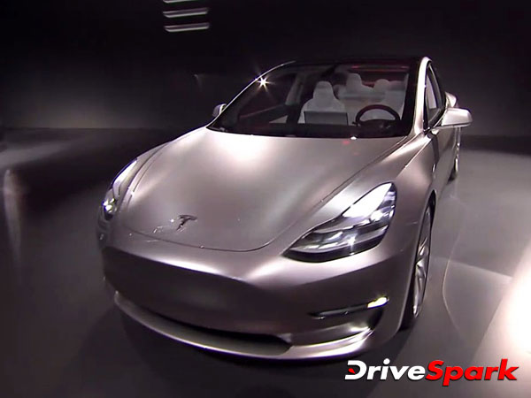 ಹೋಟೆಲ್ ವೆಚ್ಚ ಹೊರೆಯಾಗುತ್ತಿದೆಯೇ ? ಕಾರಲ್ಲೇ ನಿದ್ರಿಸಿ!