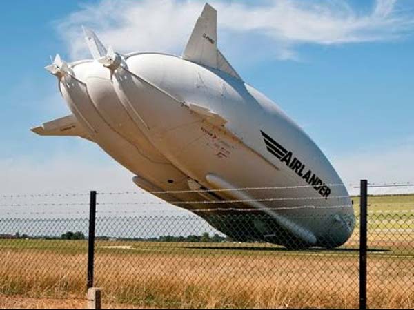 ವಿಶ್ವದ ಅತಿ ದೊಡ್ಡ ವಿಮಾನ 'ಏರ್ ಲ್ಯಾಂಡರ್' ಪತನ 