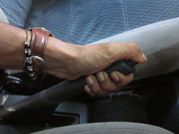 03. ಸಮಯೋಚಿತವಾಗಿ ಹ್ಯಾಂಡ್ ಬ್ರೇಕ್ ಬಳಕೆ 