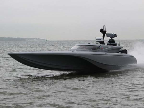 ನೀರಲ್ಲಿ ಉಗ್ರರ ದಾಳಿಯನ್ನು ಎದುರಿಸಲು ಶರವೇಗದ ಬೋಟ್ 