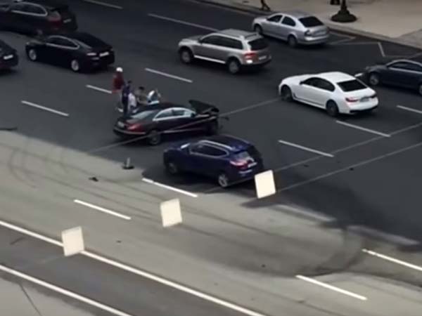 ಭೀಕರ ರಸ್ತೆ ಅಪಘಾತಕ್ಕೆ ರಷ್ಯಾ ಅಧ್ಯಕ್ಷರ ಮೆಚ್ಚಿನ ಚಾಲಕ ಬಲಿ 