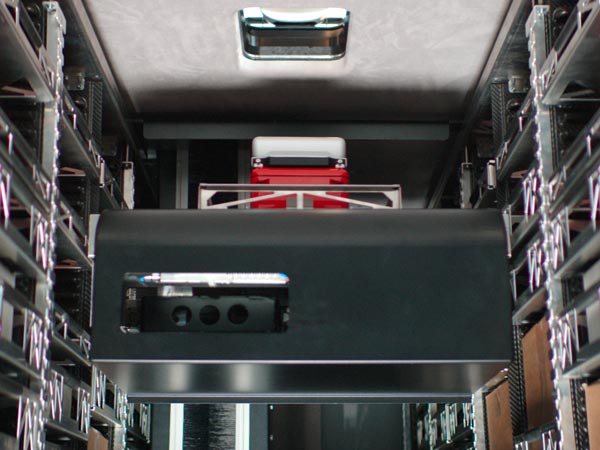 ವ್ಯಾನ್ ರೂಫಲ್ಲಿ ಡ್ರೋಮ್ ವಿಮಾನ; ಇದುವೇ ಬೆಂಝ್ ಭವಿಷ್ಯತ್ತಿನ ವಾಹನ