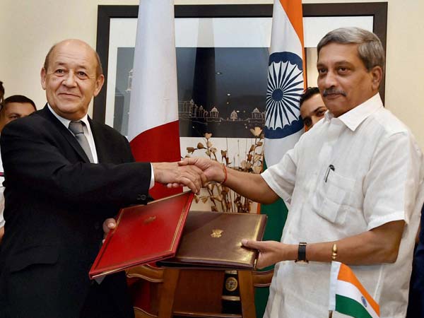 ಪಾಕಿಸ್ತಾನ ನಿದ್ದೆಗೆಡಿಸಿದ ಭಾರತ; ಫ್ರಾನ್ಸ್ ಜೊತೆ 'ರಫೇಲ್' ಒಪ್ಪಂದಕ್ಕೆ ಸಹಿ