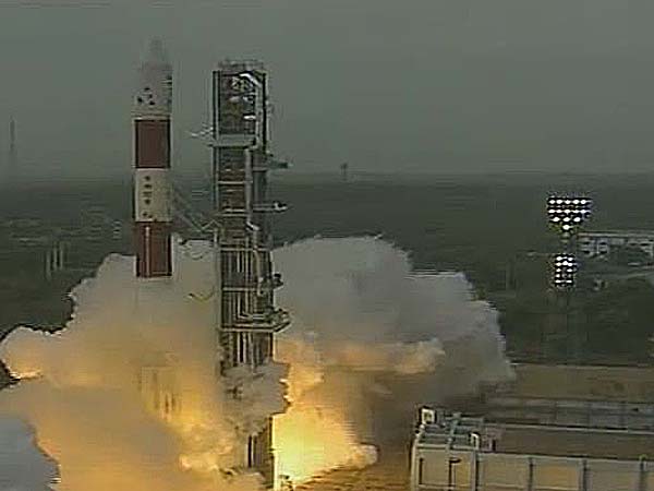 ಏಕಕಾಲಕ್ಕೆ 2 ಕಕ್ಷೆಗೆ ಎಂಟು ಉಪಗ್ರಹಗಳನ್ನು ಕಕ್ಷೆಗೆ ಸೇರಿಸಿದ ಇಸ್ರೋ 