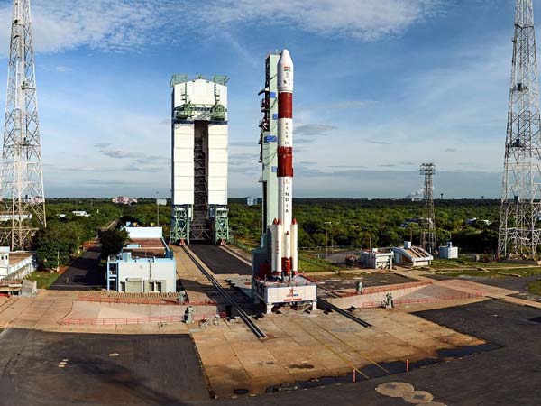 ಏಕಕಾಲಕ್ಕೆ 2 ಕಕ್ಷೆಗೆ ಎಂಟು ಉಪಗ್ರಹಗಳನ್ನು ಕಕ್ಷೆಗೆ ಸೇರಿಸಿದ ಇಸ್ರೋ 