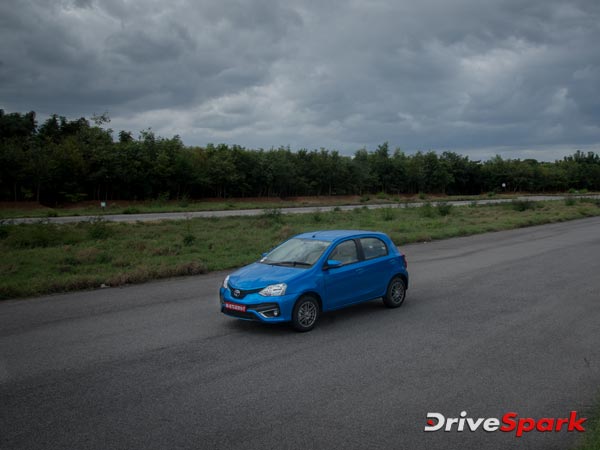 ಚಾಲನೆ ಮತ್ತು ಹ್ಯಾಂಡ್ಲಿಂಗ್ 