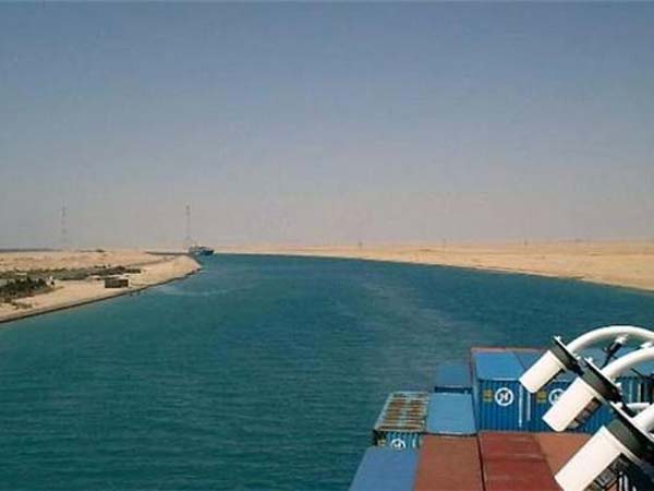 ರೋಚಕತೆಗೆ ಸಾಕ್ಷಿಯಾದ ಜಗತ್ತಿನ ಮಹಾ ಅದ್ಭುತ 'ಸುಯೆಜ್ ಕಾಲುವೆ' 