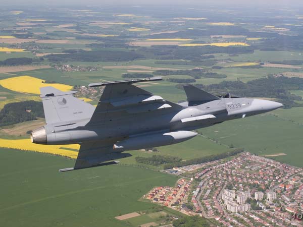 ಮೋದಿ ಎಫೆಕ್ಟ್; ಭಾರತದೊಂದಿಗೆ ಮಿಲಿಟರಿ ಒಪ್ಪಂದಕ್ಕೆ ವಿಶ್ವ ರಾಷ್ಟ್ರಗಳ ಪೈಪೋಟಿ