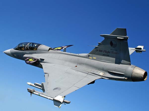 ಮೋದಿ ಎಫೆಕ್ಟ್; ಭಾರತದೊಂದಿಗೆ ಮಿಲಿಟರಿ ಒಪ್ಪಂದಕ್ಕೆ ವಿಶ್ವ ರಾಷ್ಟ್ರಗಳ ಪೈಪೋಟಿ