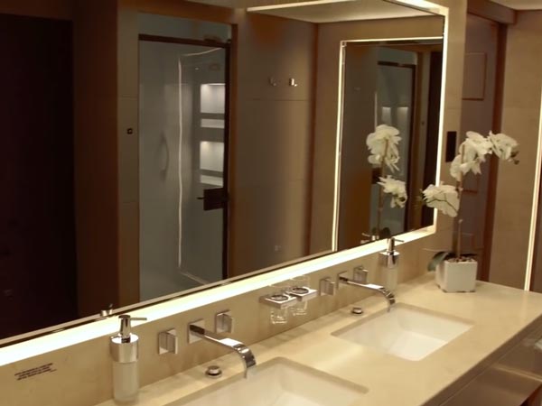 ಗಾಳಿಯಲ್ಲಿ ತೇಲುವ ವಿಶ್ವದ ಅತ್ಯಂತ ವಿಲಾಸಿ ಮೇಲಂತಸ್ತಿನ ಮನೆ 