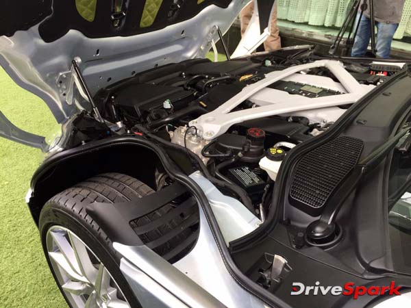 ಮುಂಬೈನಲ್ಲಿ ಜೇಮ್ಸ್ ಬಾಂಡ್ ನೆಚ್ಚಿನ ಕಾರು ಆಸ್ಟನ್ ಮಾರ್ಟಿನ್ ಜಲಕ್