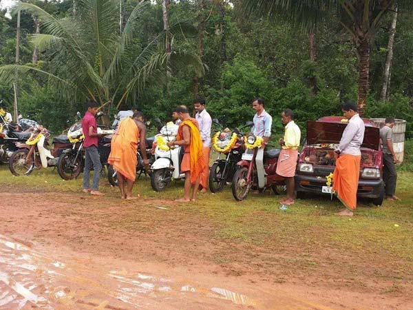 ವಾಹನಗಳಿಗೆ ಪೂಜೆ; ಆಯುಧ ಪೂಜೆ ಮಹತ್ವವೇನು?