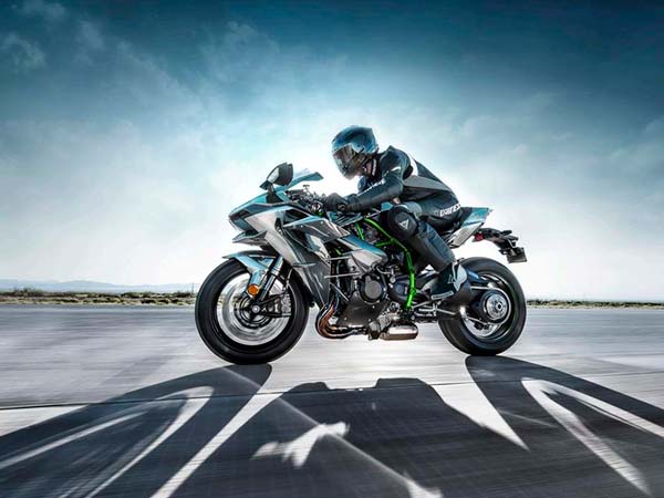 ಕವಾಸಕಿ ಪರಿಷ್ಕೃತ ನಿಂಜಾ ಎಚ್2, ಎಚ್2 ಕಾರ್ಬನ್, ಎಚ್2ಆರ್ ಬಿಡುಗಡೆ 