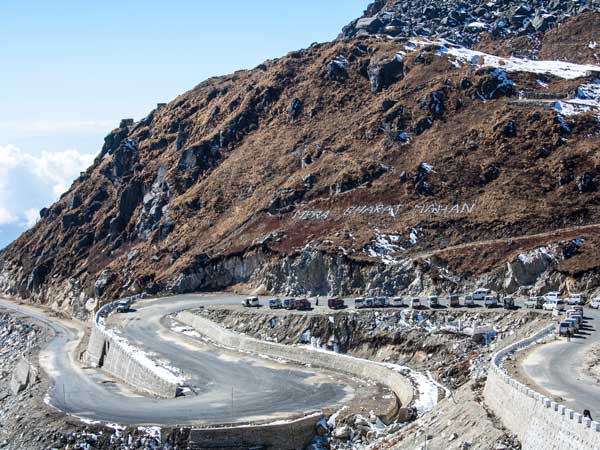 ಲೈಫ್ ಅಂದ್ರೆ ರಿಸ್ಕ್ ಬೇಡ್ವಾ? ಭಾರತದ 16 'ಕಿಲ್ಲರ್' ರಸ್ತೆಗಳು