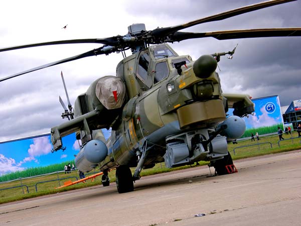 ಮುನ್ನುಗ್ಗಿ ಬರುವ ಮಿಸೈಲ್‌ಗೆ ಲೇಸರ್ ದಾಳಿಯನ್ನಿಡುವ ಸೂಪರ್ ಹೆಲಿಕಾಪ್ಟರ್