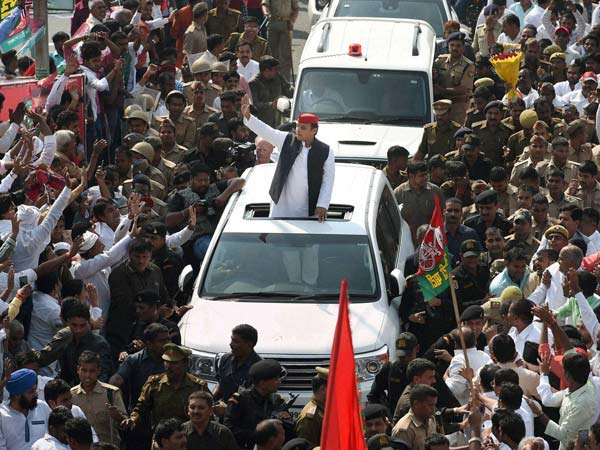 ಉತ್ತರ ಪ್ರದೇಶ ಸಿಎಂ ಅಖಿಲೇಶ್ ಯಾದವ್ ರಥ ಯಾತ್ರಗೆ ಹೈಟೆಕ್ ಬಸ್