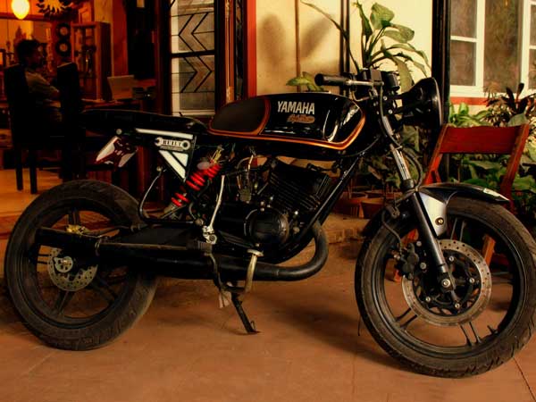 ಬೆಂಗಳೂರು ಎಂಜಿನಿಯರ್ ಸಾಧನೆ; ಕೆಫೆ ರೇಸರಾಗಿ ಬದಲಾದ ಯಮಹಾ ಆರ್‌ಎಕ್ಸ್ 135 