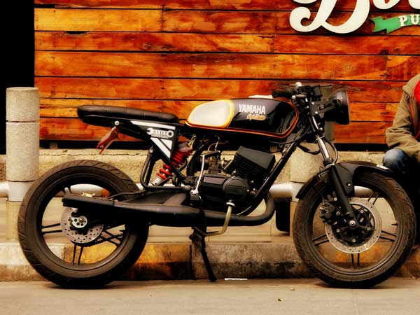 ಬೆಂಗಳೂರು ಎಂಜಿನಿಯರ್ ಸಾಧನೆ; ಕೆಫೆ ರೇಸರಾಗಿ ಬದಲಾದ ಯಮಹಾ ಆರ್‌ಎಕ್ಸ್ 135 