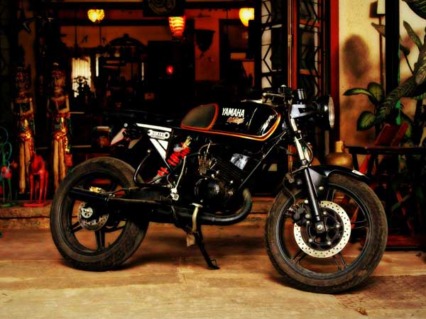 ಬೆಂಗಳೂರು ಎಂಜಿನಿಯರ್ ಸಾಧನೆ; ಕೆಫೆ ರೇಸರಾಗಿ ಬದಲಾದ ಯಮಹಾ ಆರ್‌ಎಕ್ಸ್ 135 