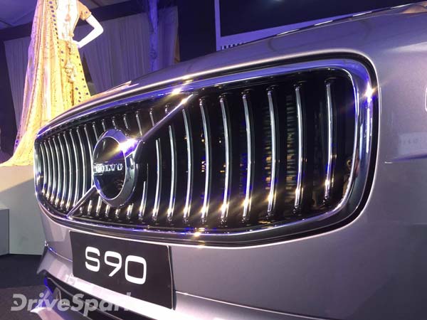 2016 ವೋಲ್ವೋ ಎಸ್90 ಭಾರತದಲ್ಲಿ ಬಿಡುಗಡೆ; ಬೆಲೆ 53.5 ಲಕ್ಷ ರು. 