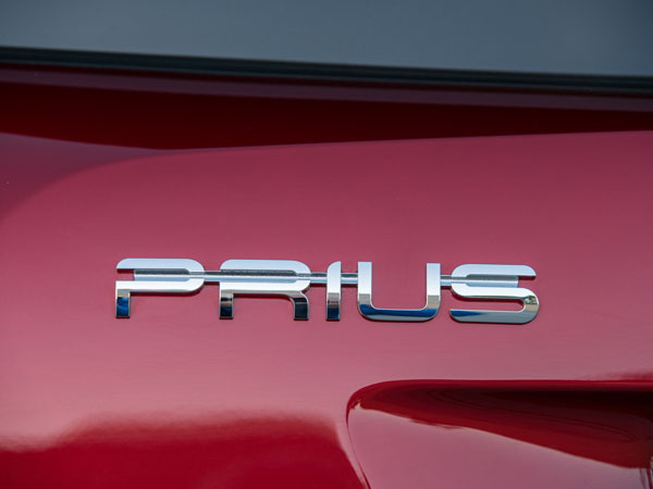 ಹೊಸ ವರ್ಷದಲ್ಲಿ ಟೊಯೊಟಾ ಪ್ರಯಸ್ ಹೈಬ್ರಿಡ್ ಕಾರು ಬಿಡುಗಡೆ 