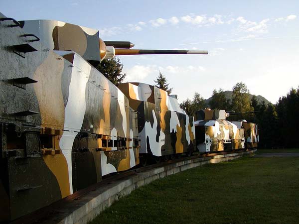 ಇಡೀ ಲೋಕವನ್ನೇ ನಡುಗಿಸಿದ ಶಸ್ತ್ರಸಜ್ಜಿತ ರೈಲು 