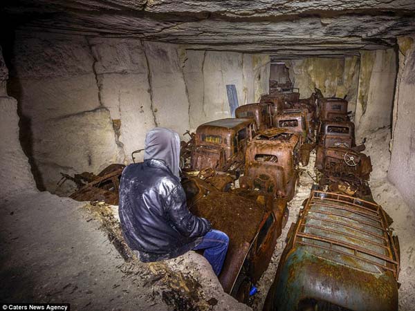 ಹಿಟ್ಲರ್ ಕರಾಳ ಮುಖ; ಬಚ್ಚಿಟ್ಟಿದ್ದ 70 ವರ್ಷಗಳ ಹಳೆಯ ಕಾರುಗಳು ಬೆಳಕಿಗೆ!