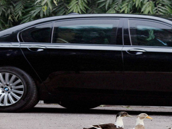 ಸ್ವದೇಶಿ ಮಂತ್ರ ಪಠಿಸುವ ಪ್ರಧಾನಿ ನರೇಂದ್ರ ಮೋದಿಗ್ಯಾಕೆ ವಿದೇಶಿ ಕಾರು?