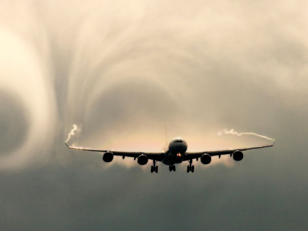 ವಿಮಾನಗಳಿಗೆ ವೇಗ ಮಿತಿಯಿದೆಯೇ? ಪೈಲಟ್ ಮೀರಿದಲ್ಲಿ ಅಪಾಯವೇ?