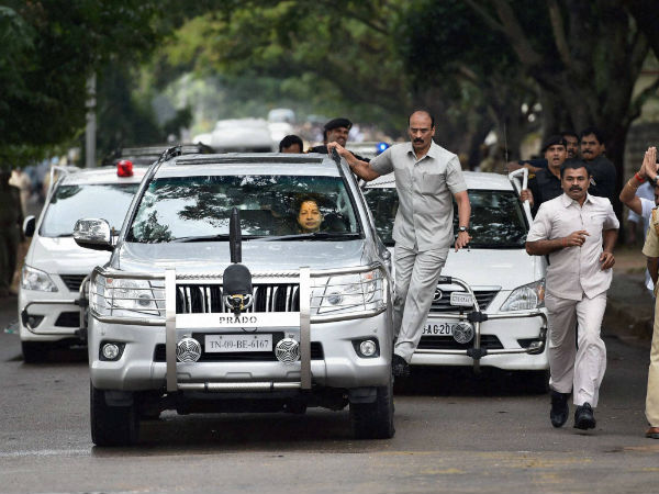 ಟೊಯೊಟಾ ಹೈ ಟೆಕ್ ಗಾಡಿಗಳು 
