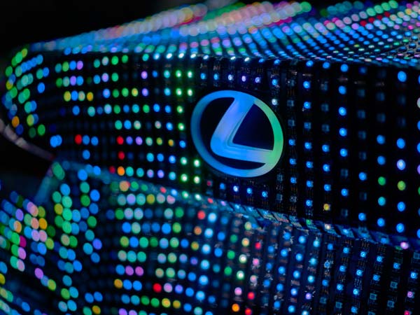 ಒಂದೇ ಕಾರಲ್ಲಿ 41,999 ಎಲ್ಇಡಿ ಲೈಟ್ಸ್; ನಂಬಲು ಸಾಧ್ಯವೇ ? ಒಂದೇ ಕಾರಲ್ಲಿ 41,999 ಎಲ್ಇಡಿ ಲೈಟ್ಸ್; ನಂಬಲು ಸಾಧ್ಯವೇ ?