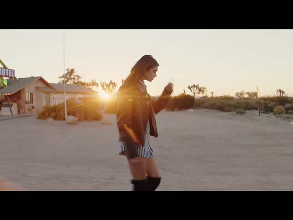 ಒಂದೇ ಕಾರಲ್ಲಿ 41,999 ಎಲ್ಇಡಿ ಲೈಟ್ಸ್; ನಂಬಲು ಸಾಧ್ಯವೇ ? ಒಂದೇ ಕಾರಲ್ಲಿ 41,999 ಎಲ್ಇಡಿ ಲೈಟ್ಸ್; ನಂಬಲು ಸಾಧ್ಯವೇ ?