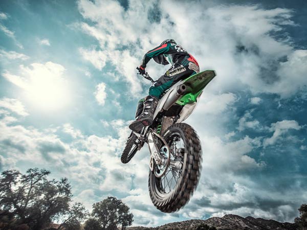 ದೇಶದಲ್ಲಿ ಅವಳಿ ಮೊಟೊಕ್ರಾಸ್ ಬೈಕ್ ಬಿಡುಗಡೆ ಮಾಡಲಿರುವ ಕವಾಸಕಿ 