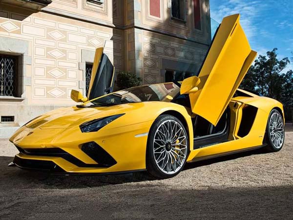 2017 ಲಂಬೋ ಅವೆಂಟಡೊರ್ ಎಸ್ ಭರ್ಜರಿ ಅನಾವರಣ 2017 ಲಂಬೋ ಅವೆಂಟಡೊರ್ ಎಸ್ ಭರ್ಜರಿ ಅನಾವರಣ