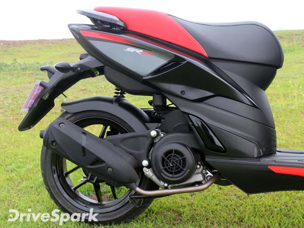 ಸ್ಟಂಟ್ ಮಾಡುವವರಿಗೆ ಎಪ್ರಿಲಿಯಾ ಎಸ್ಆರ್ 150 ರೇಸ್ ಬೈಕ್ ಥ್ರೀಲ್