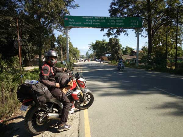 ಇವರು ಮೊಜೊ ಬೈಕಿನಲ್ಲಿ ಭಾರತದ ಪೂರ್ವ ದಿಕ್ಕಿನಿಂದ ಪಶ್ಚಿಮ ದಿಕ್ಕಿಕ್ಕೆ ತಲುಪಿದ ಸಮಯ ಕೇಳಿದರೆ ಅಚ್ಚರಿ ಪಡ್ತೀರಾ !!