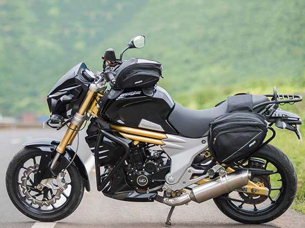 ಇವರು ಮೊಜೊ ಬೈಕಿನಲ್ಲಿ ಭಾರತದ ಪೂರ್ವ ದಿಕ್ಕಿನಿಂದ ಪಶ್ಚಿಮ ದಿಕ್ಕಿಕ್ಕೆ ತಲುಪಿದ ಸಮಯ ಕೇಳಿದರೆ ಅಚ್ಚರಿ ಪಡ್ತೀರಾ !!