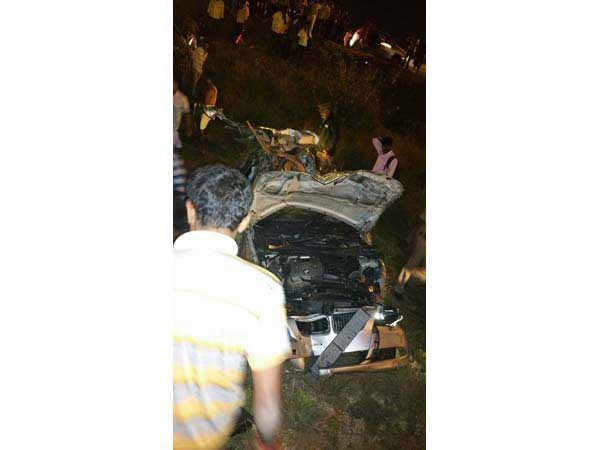 ತಮಿಳುನಾಡಿನಲ್ಲಿ ಸಂಭವಿಸಿದ ಬಿಎಂಡಬ್ಲ್ಯೂ ಕಾರಿನ ಅಪಘಾತದ ಚಿತ್ರಗಳನ್ನು ನೋಡುದ್ರೆ ಬೆಚ್ಚಿ ಬೀಳ್ತೀರಾ !! 