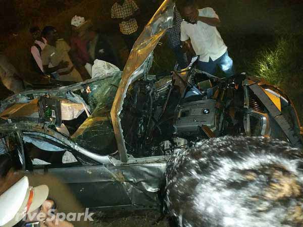 ತಮಿಳುನಾಡಿನಲ್ಲಿ ಸಂಭವಿಸಿದ ಬಿಎಂಡಬ್ಲ್ಯೂ ಕಾರಿನ ಅಪಘಾತದ ಚಿತ್ರಗಳನ್ನು ನೋಡುದ್ರೆ ಬೆಚ್ಚಿ ಬೀಳ್ತೀರಾ !! 