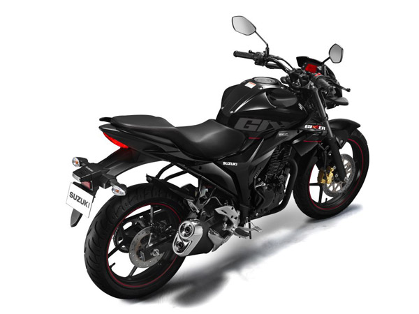ಮಾರುಕಟ್ಟೆಗೆ ಲಗ್ಗೆಯಿಟ್ಟ 2017 ಸುಜುಕಿ ಜಿಕ್ಸರ್ ಸರಣಿಗಳು : ಹೊಸ ಬೈಕ್‌ಗಳ ವಿಶೇಷತೆ ಇಲ್ಲಿದೆ ನೋಡಿ..!