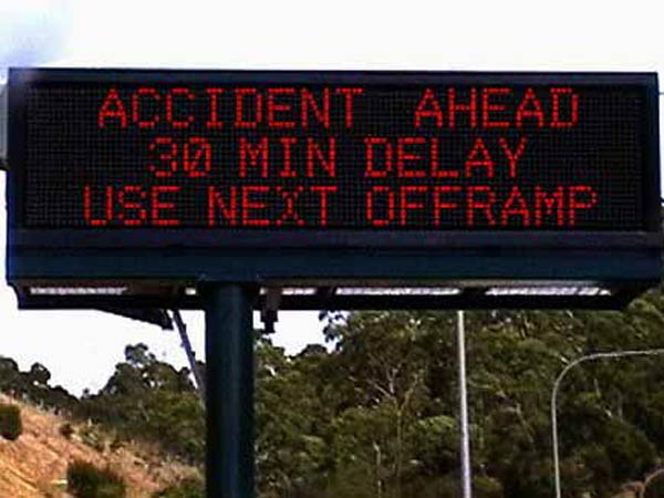 ಟ್ರಾಫಿಕ್ ಸಮಸ್ಯೆಗೆ ಪರಿಹಾರ ಅಂತೂ ಸಿಗ್ಲಿಲ್ಲ !! ವಿ.ಎಂ.ಎಸ್ ತಂತ್ರಜ್ಞಾನ ಏನ್ ಆದ್ರೂ ಮಾಡುತ್ತ ನೋಡ್ಬೇಕು.