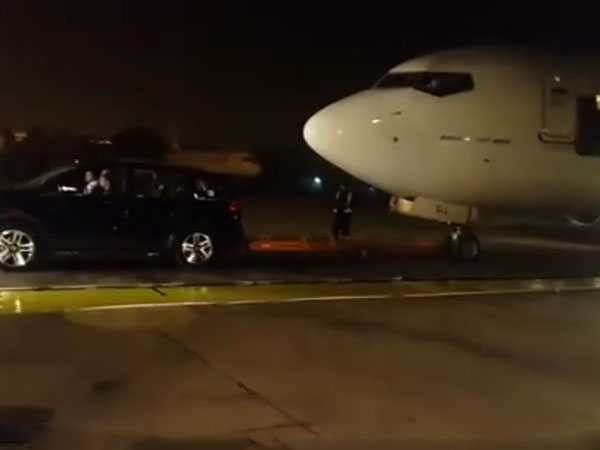 33,000 ಕೆ.ಜಿ ಇರುವ ವಿಮಾನವನ್ನು ಸಲೀಸಾಗಿ ಎಳೆಯಿತು ಈ ಟಾಟಾ ಹೆಕ್ಸಾ ಕಾರು : ವಿಡಿಯೋ ನೋಡಿ