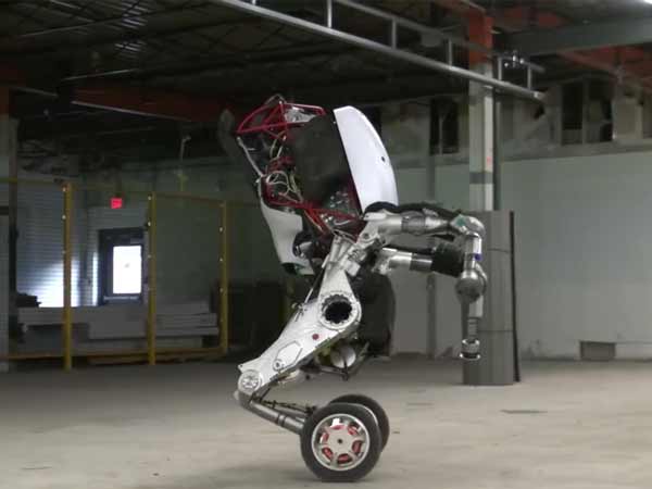 ಇದು ಯಂತ್ರ ಜಗತ್ತಿನ ಕರಾಮತ್ತು: ಹೈಬ್ರಿಡ್ ರೋಬೋಟ್ ಆಟಕ್ಕೆ ಮಾನವನೇ ಮೂಕವಿಸ್ಮಿತ..!!