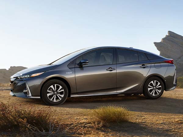 ಬರಲಿದೆ ಸೋಲಾರ್ ರೂಫ್ ಹೊಂದಿರುವ ಟೊಯೊಟಾ ಪ್ರಯಸ್ ಕಾರು