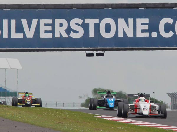 ಬ್ರಿಟಿಷ್ ಜಿಟಿ ರೇಸ್ ಕಾರ್ ಚಾಂಪಿಯನ್‌ಶಿಪ್- ಅವಕಾಶ ಪಡೆದ ಕನ್ನಡದ ಯುವಕ..!!