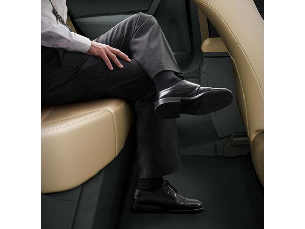 ಬಹುನಿರೀಕ್ಷಿತ ಟೊಯೊಟಾ ಕರೊಲ್ಲಾ ಆಲ್ಟಿಸ್ ಫೇಸ್ ಲಿಫ್ಟ್ ಕಾರು ಭಾರತದಲ್ಲಿ ಬಿಡುಗಡೆ