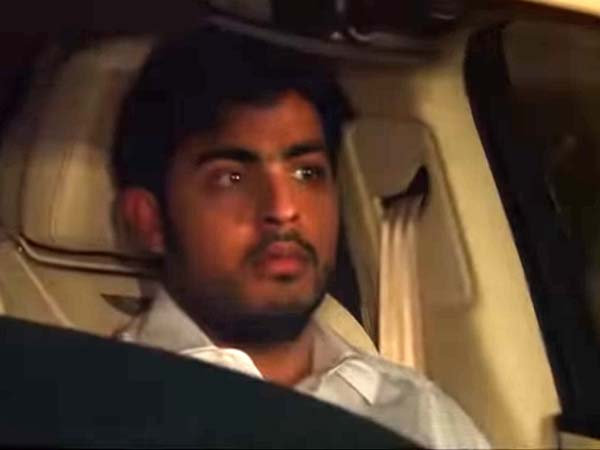 'ಆಕಾಶ್ ಅಂಬಾನಿ' ಕಾರಿನಲ್ಲಿರುವ ಈ ಗಡಿಯಾರದ ಬೆಲೆ ಕೇವಲ 1.95 ಕೋಟಿ !! ಇನ್ನು ಈ ಕಾರಿನ ಬೆಲೆ ಕೇಳ್ಬೇಡಿ