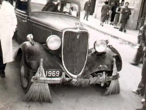 'ರೋಲ್ಸ್ ರಾಯ್ಸ್' ಕಾರನ್ನು ಕಸ ತುಂಬಲು ಬಳಸಿದ ಭಾರತದ ಹೆಮ್ಮೆಯ ರಾಜ !!